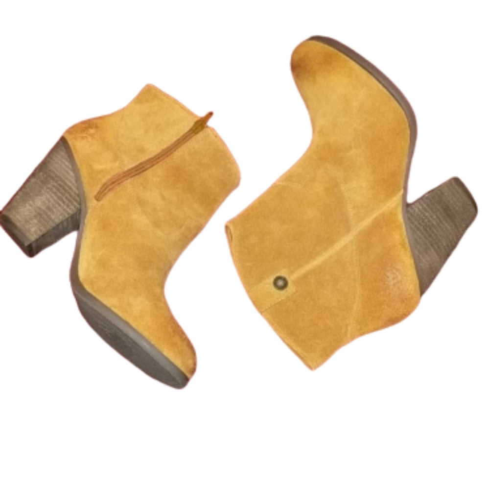 Vince Camuto Booties